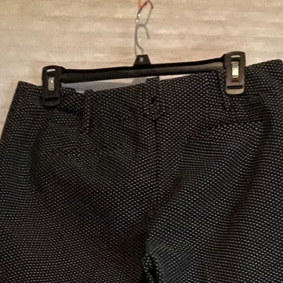 Ann Taylor black and white print cropped pants Margo fit Size 410P NWOT - Picture 3 of 5